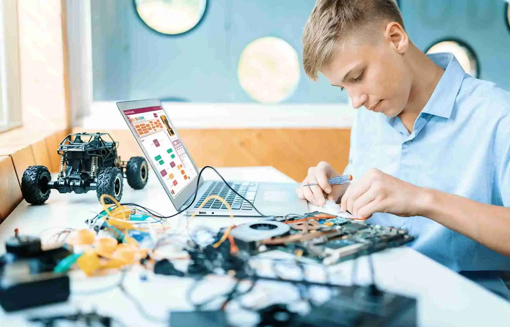 أهمية تعليم STEM: بناء جيل المستقبل